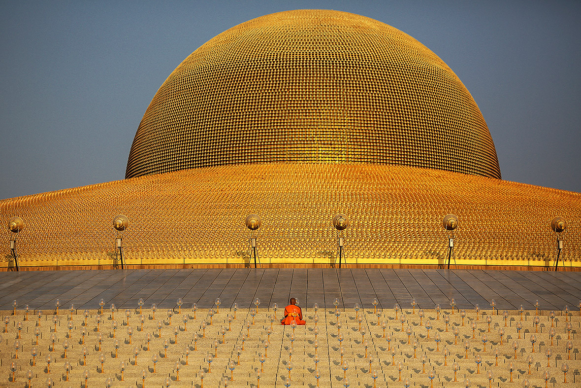 Chùa Wat Dhammakaya – ngôi chùa nổi tiếng nhất đất nước Thái Lan - ảnh 2