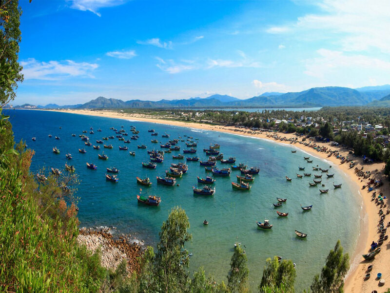 vinh-xuan-dai-co-bien-rong-hơn-4km