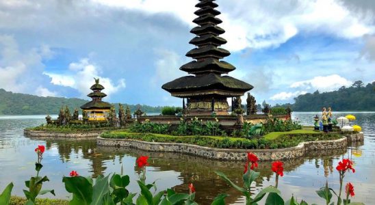den-ulun-danu-bali