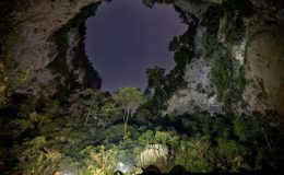 Hố sụt Kong Collapse