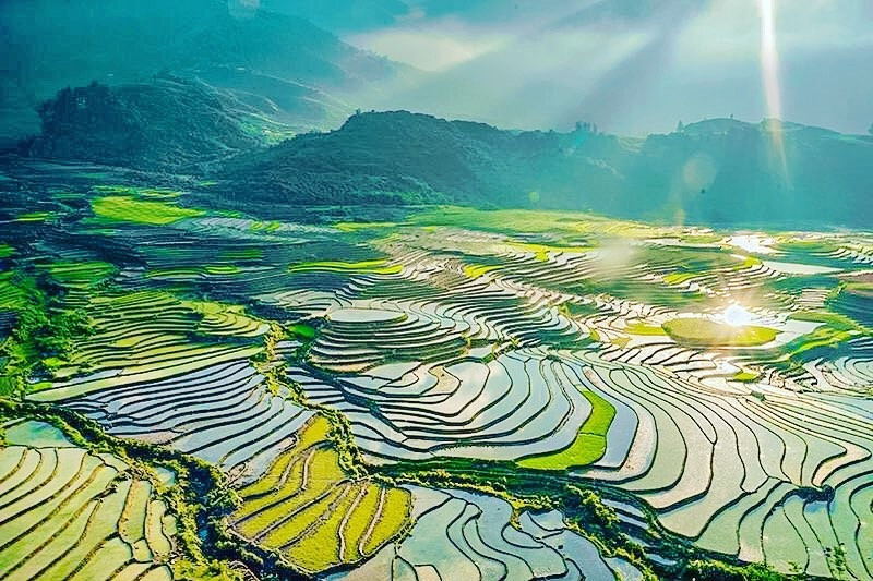 Bức tranh tuyệt vời của mùa nước đổ Tây Bắc Bức tranh tuyệt vời của mùa nước đổ Tây Bắc