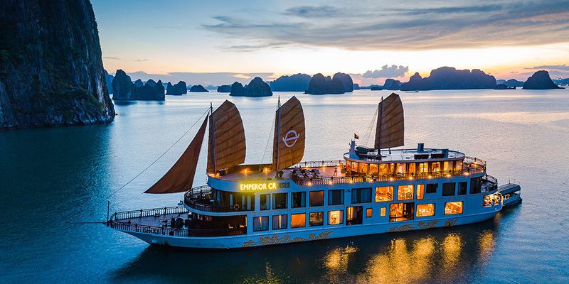 Tour du thuyền 5 sao Emperor Cruises