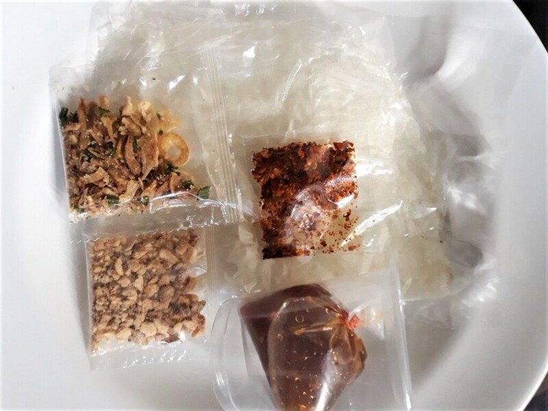 Bánh tráng chấm nước sốt me siêu ngon Bánh tráng chấm nước sốt me siêu ngon