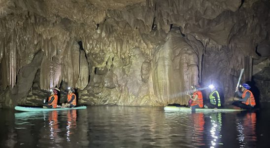 Phát hiện ra hang Sơn Nữ